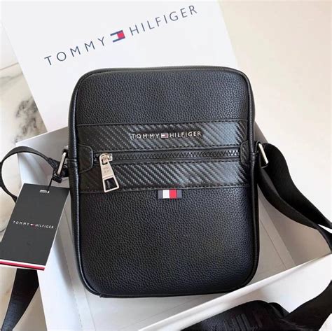 Мужские сумки через плечо Tommy Hilfiger.